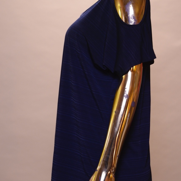 Blue top, cut-out shoulders with chain straps -NWT - Picture 3 of 4